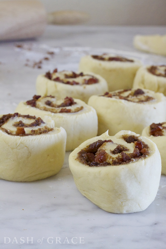 Maple Bacon Cinnamon Rolls Recipe