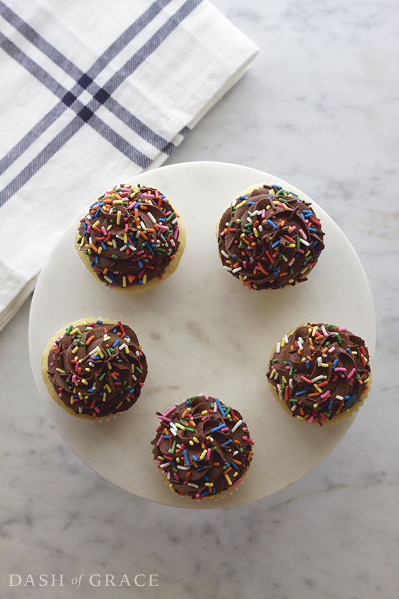 Classic Yellow Cupcakes with Chocolate Frosting Recipe