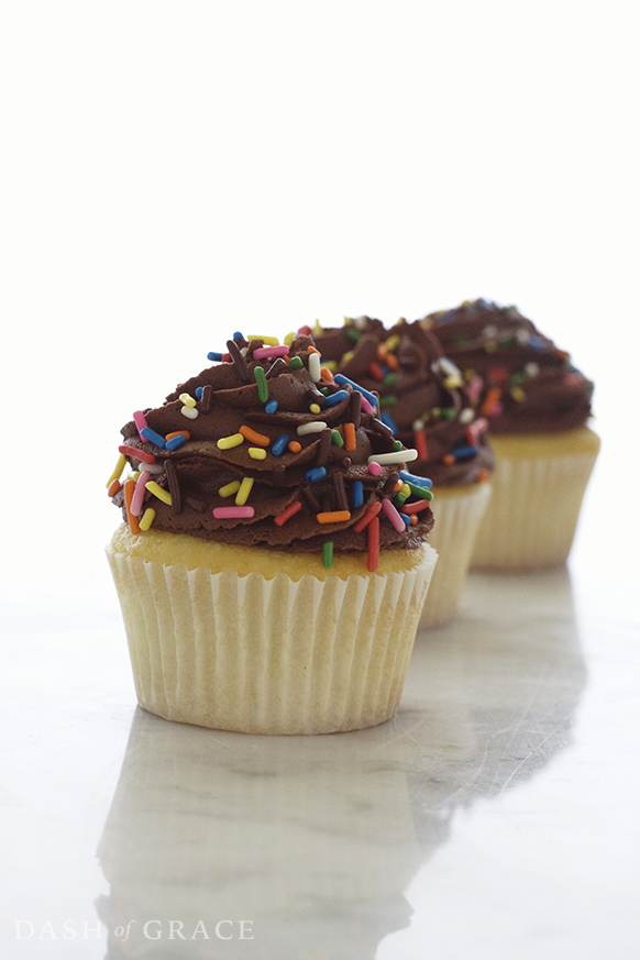 Classic Yellow Cupcakes with Chocolate Frosting Recipe