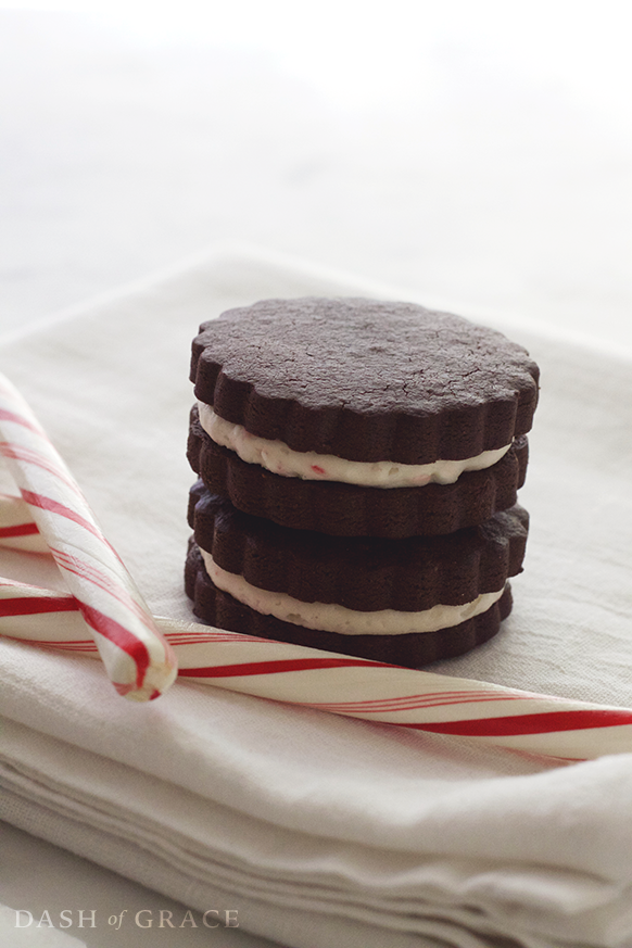 Homemade Candy Cane Oreos Recipe