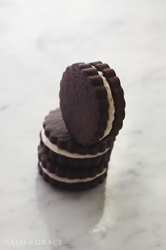 Homemade Candy Cane Oreos Recipe