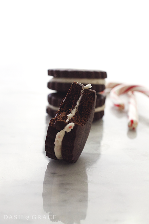 Homemade Candy Cane Oreos Recipe