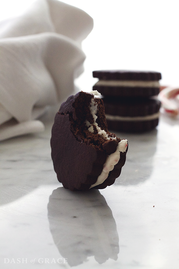 Homemade Candy Cane Oreos Recipe