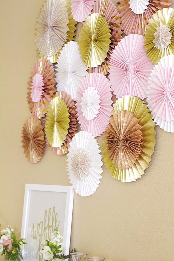 How to make a paper fan - Gathered